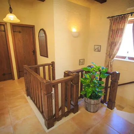 Tal-ingliza Boutique - Adults Only Għasri